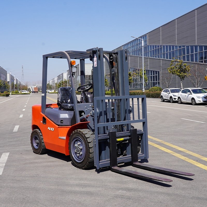 Counterbalance forklift